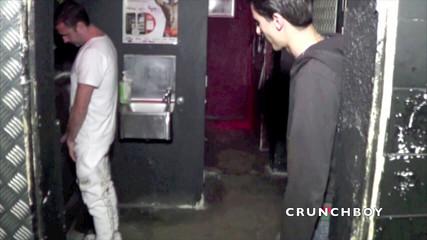 Raw French Bad boys: Giovane araba etero scopata da papà in un bar