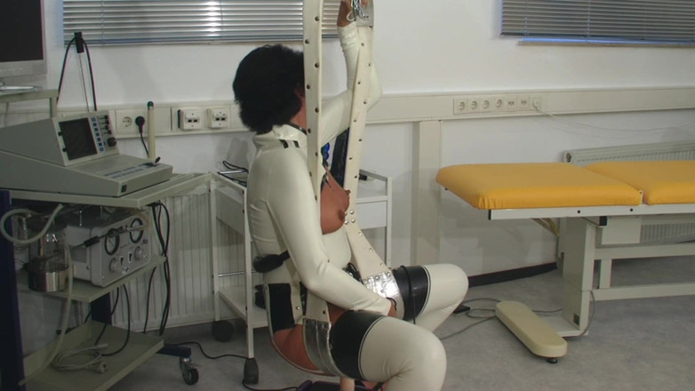 Rubber & Clinic Studio - 1ATOYS: Anal-masturbationserfahrung in latex