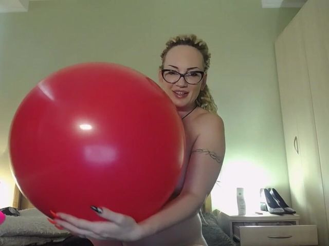 Big Red Balloon Blow to Pop Prerecorded Private( Ako ay Hubad;)) (BadAss Bitch)