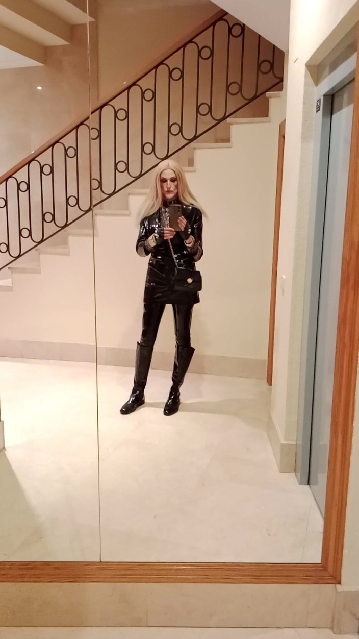 Tatiana Zorrita: Vinyl 2