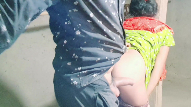 Trilokinath: Bhabhi seksi panas menghilangkan dahaga pepeknya dengan hamba