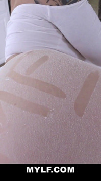 Brunetka MILF Piesek Seks Bluszcz Lebelle