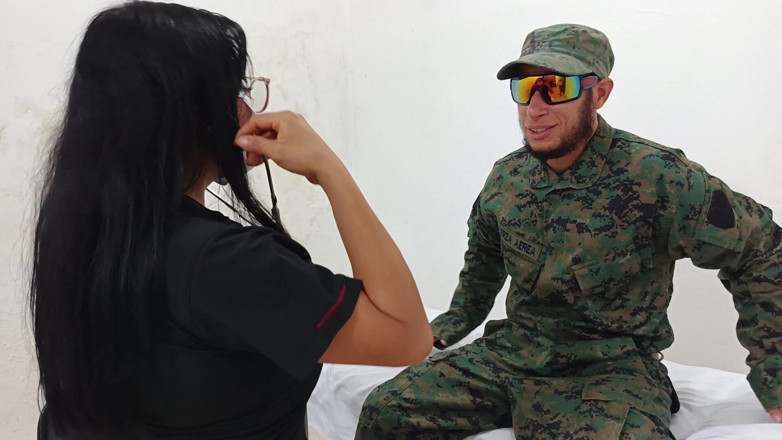 NEGRITA SEXY: Seorang Doktor Meraba-raba Askar Di Pejabat Doktor Semasa Rundingan