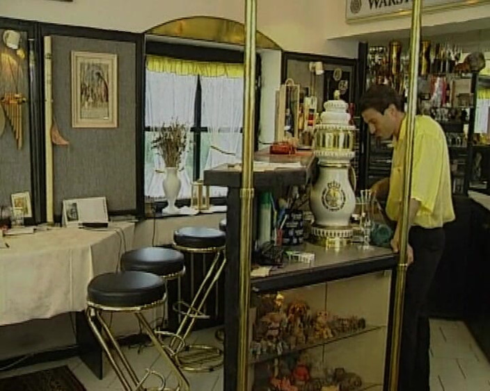 DEUTSCHLAN PORNO XXX: Kurvige Schätzchen Bläst Riesigen Schwanz Und Strebt Einen Wilden Dreier-ritt-film...