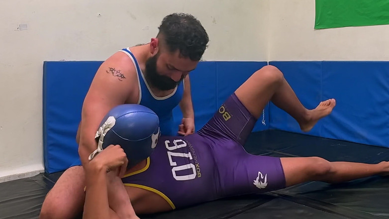 Robgrappler: 근접 각도 제출 폭풍