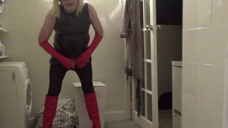 Leather Kirsten: Instrucțiuni pentru efeminat