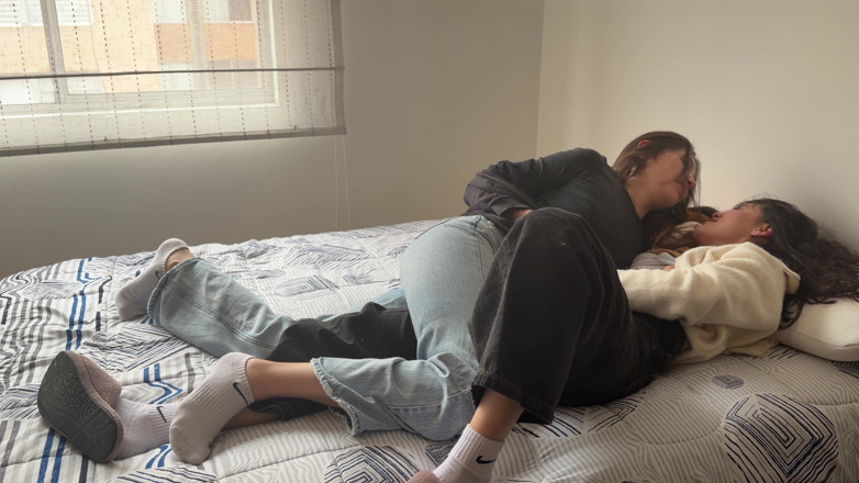 scarlettandc: Ci Strofiniamo L'uno Sopra L'altro