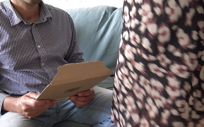 Stepmom Susan: Beautiful Big Ass Milf Lets Delivery Guy Cover Her In...