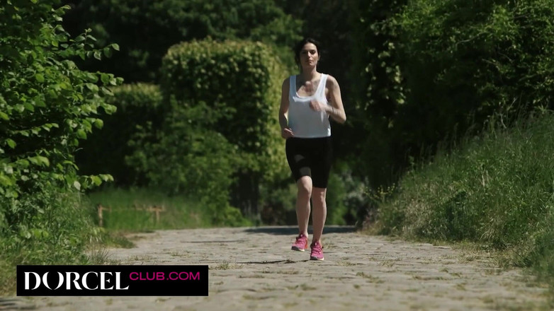 Dorcel Club: Club Doors'un Arkasında