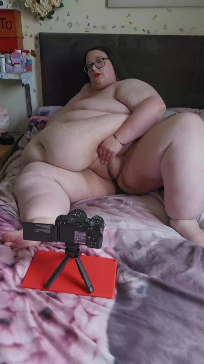 SSBBWLadyBrads: Awek montel super saiz bermain pepek dan orgasme bahagian 1