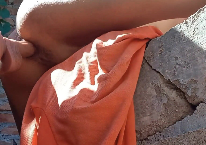 WolfGV: मेरे अंदर डिल्डो जैसा कि मैं बाहर धूप सेंकता हूं