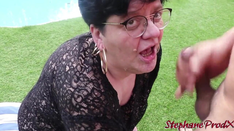 Stephprodx: Our two plump cougar take their snack