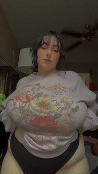 Myslíš, že moje prsa jsou roztomilá?