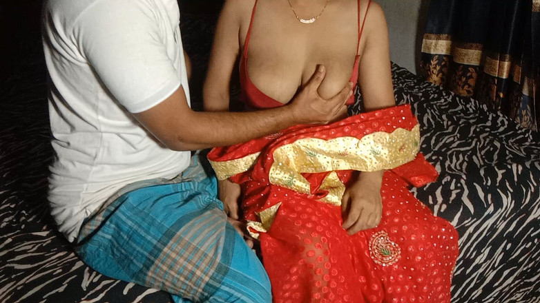 BanglaSexy24: ベンガル人の最高の妻がクソ大きくて硬い!彼女の大きなペニスの友人の妻に犯されたクソデジの女の子は、クソクリアHDをクソ。バングラドラマ