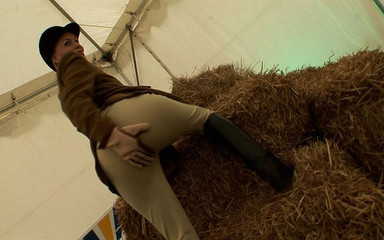 Hot sexy blonde: Nevěrná děvka Caroline De Lys s vyholenou kundičkou a světlými...