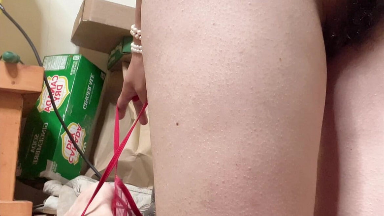 sweethanajapanese: कमसिन hana japan बालों वाली चूत खिलौना चोदती है फिर उसका पेशाब