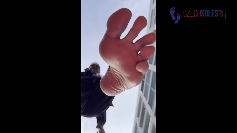 Czech Soles - foot fetish content: Karateka fötter gudinna