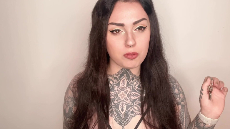 Miss Valentina: 貞操帯に閉じ込める