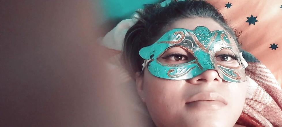 Martin13: Hermanastra obtiene su dosis de chocolate en sus hermosas tetas...