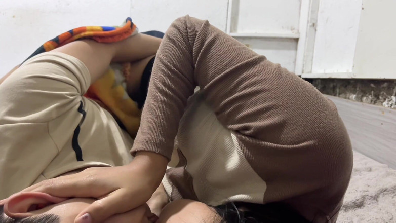 Scarlet at Home: 제발 멈추지 말고 안에 끝내라! 곧 내 바람난 남편이 올 것이다 그리고 그는 우리를 발견 할 수 있습니다