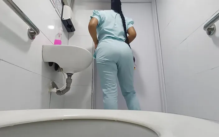 kelsyStar: Bathroom Records Nurse