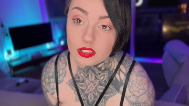 Miss Valentina: Agățare la bar, executrixxx