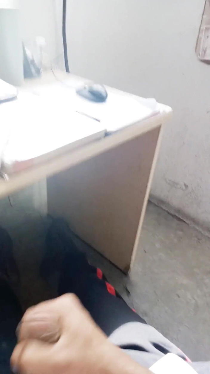 213san: Я был на работе и моя подруга просто заставила меня возбуждать, и я должен был дрочить ее, пока все мое молоко не вышло.