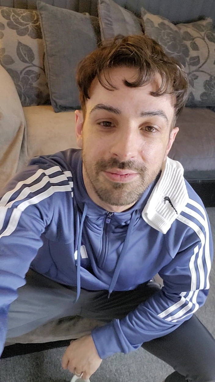 Twotwinkhusbands: スカリー・ラッド・ローワン・フット・ワーシップ