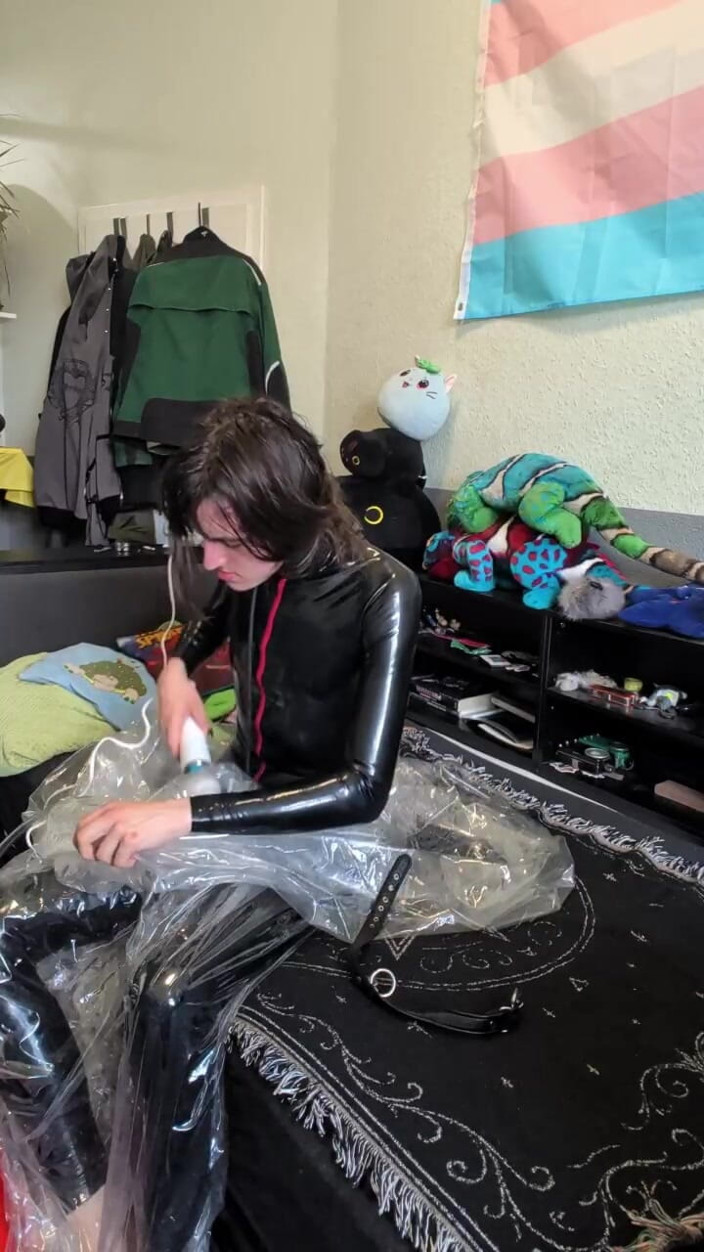 AJ_the_catgirl: Vacum Selfbondage Expirement
