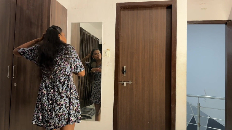 Next short: Des indiennes sont virales avec leur copain, sexe maison réel