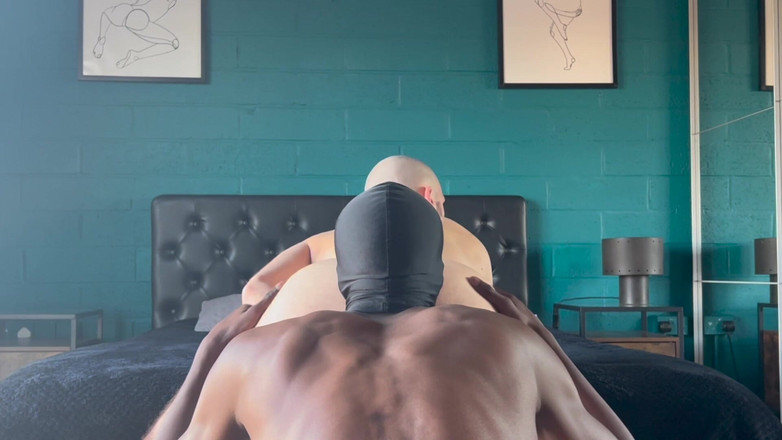 davidedpxxx: Un tip negru cu pulă atârnată vine să se reproducă