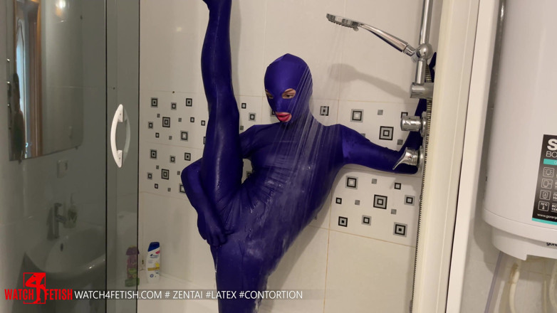 Gymrotic: Acrobatica flessibile con divertimento con dildo