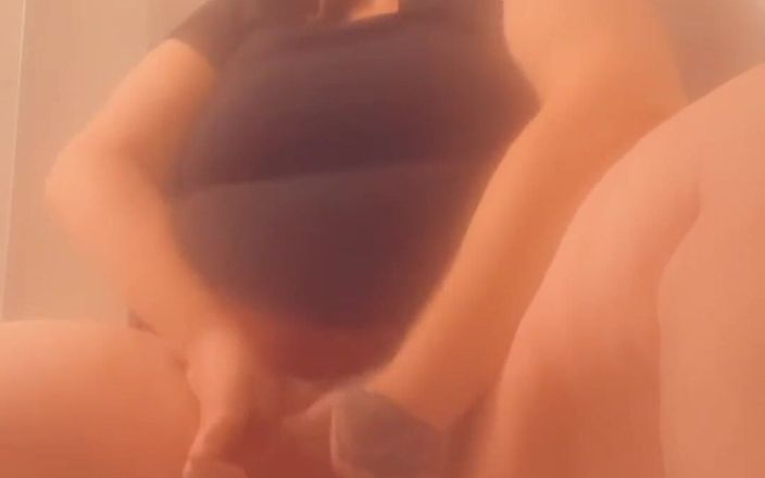 Big booty pawg conqueror: My Girl Playing with Dildo and Pissing in Tub for...
