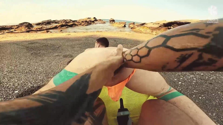 Yoshi Kawasaki XXX: Yoshikawasakixxx - Yoshi Kawasaki roztahuje axelskou propast