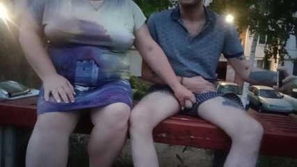 Zona901: Jerking off my cock in the yard on a bench