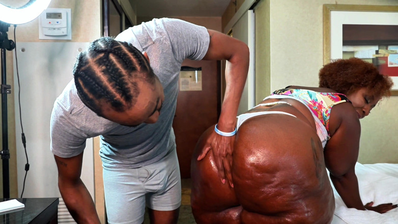 OneUp_Close: Exclusiv Cu Prima Mea Șezând Pe Față