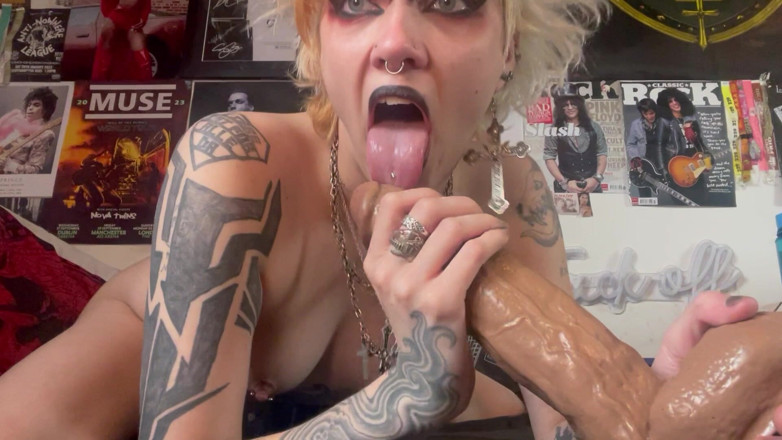 Glitterqueen1999: Cheating Goth Wife Cucks Your Small Dick