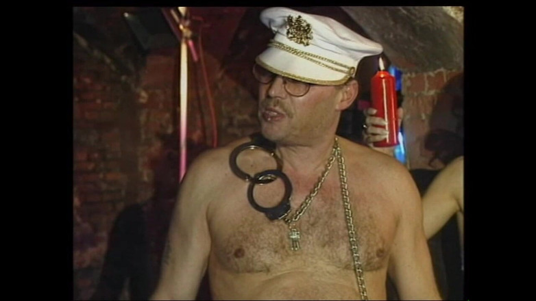 MUSCHI TV - our best full movie: サディスティックなケルンの実業家が無邪気なインターンのろくでなしをアナルで台無しにする(完全なポルノ映画)