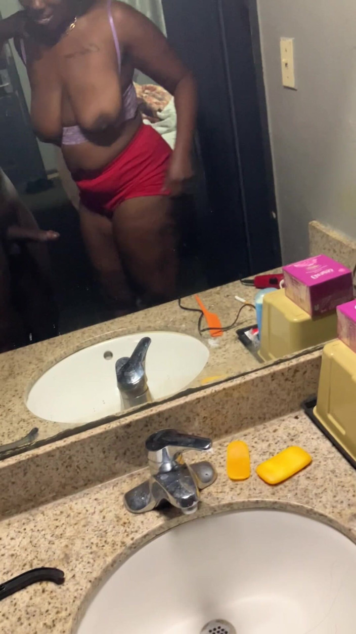 Tae Hendrixx: Wet Sloppy Throat Juicy Booty Ke