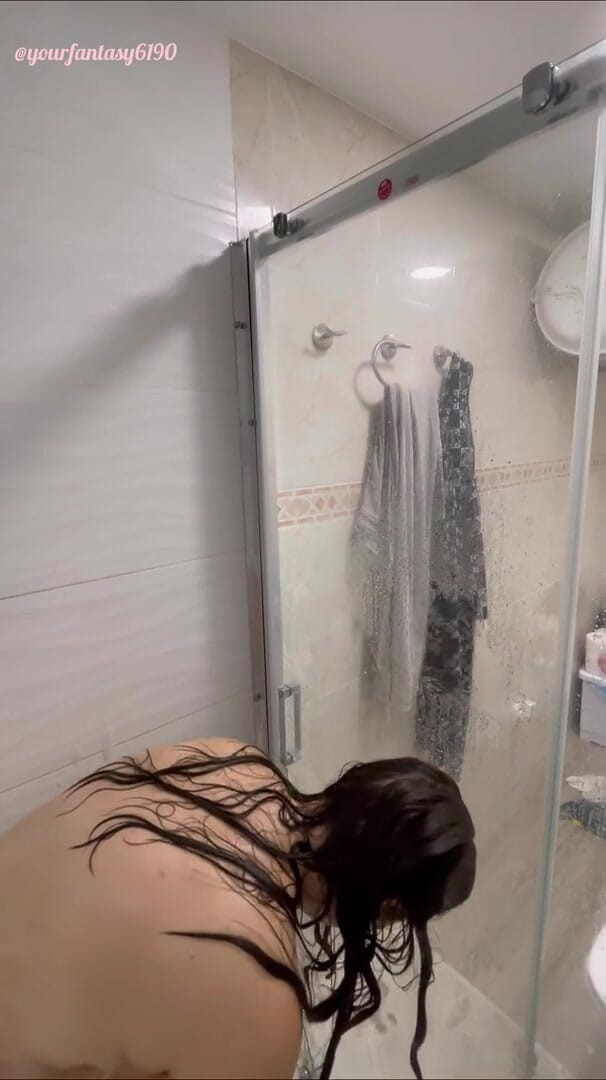 Your fantasy studio: Showering and shaving