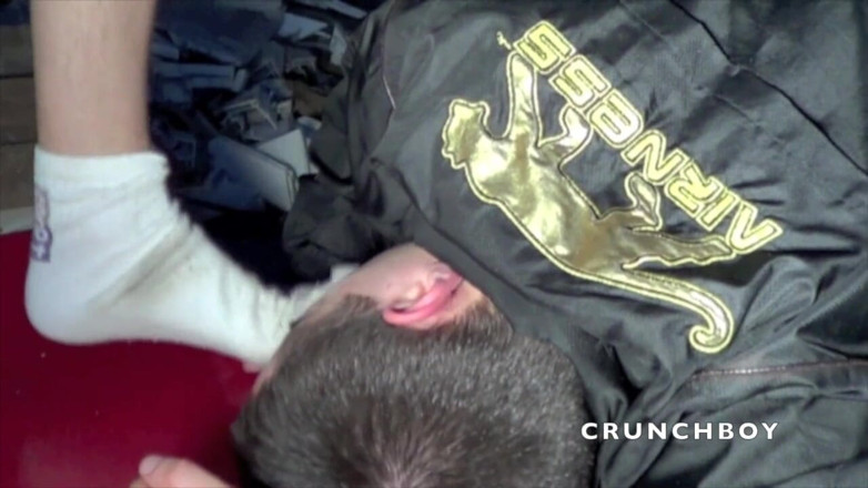 Crunch Boy: 驚くべきdeepthroatとtwinks 屋外