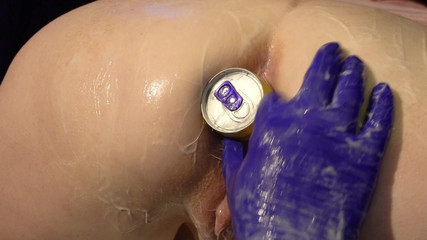 Ines Gapehole: Cutie de băuturi în rozetă