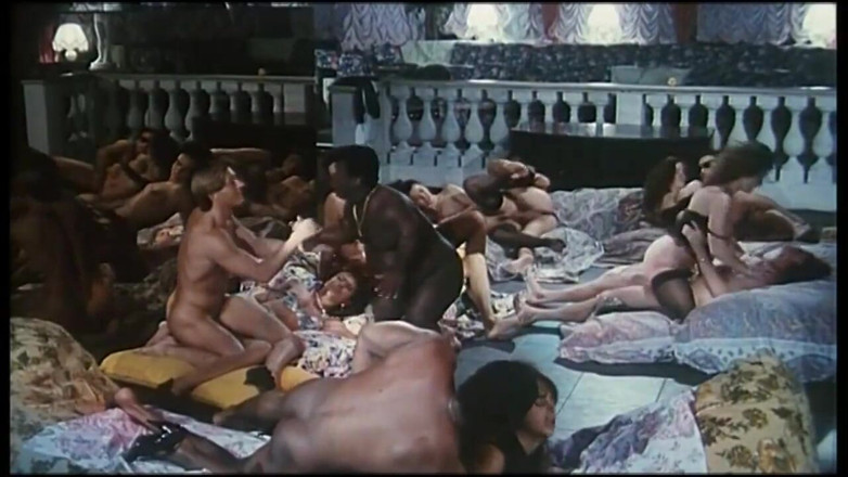 XTime Vod: Vintage orgía anal fiesta lamiendo coño follando en el castillo