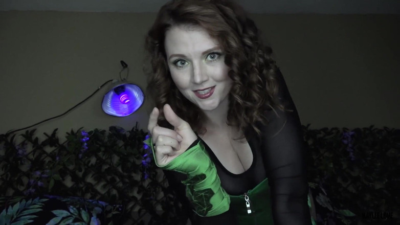 Haylee Love: Poison Ivy makes Robin her slave