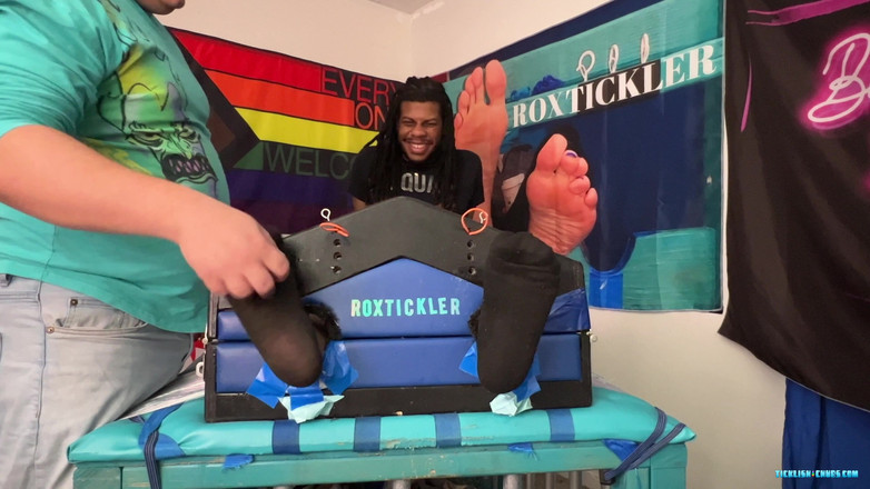 Ticklish Chubs: Cosquillas provocando polla para J