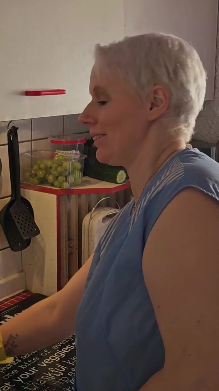 UserBitch1: Fuck in the Kitchen