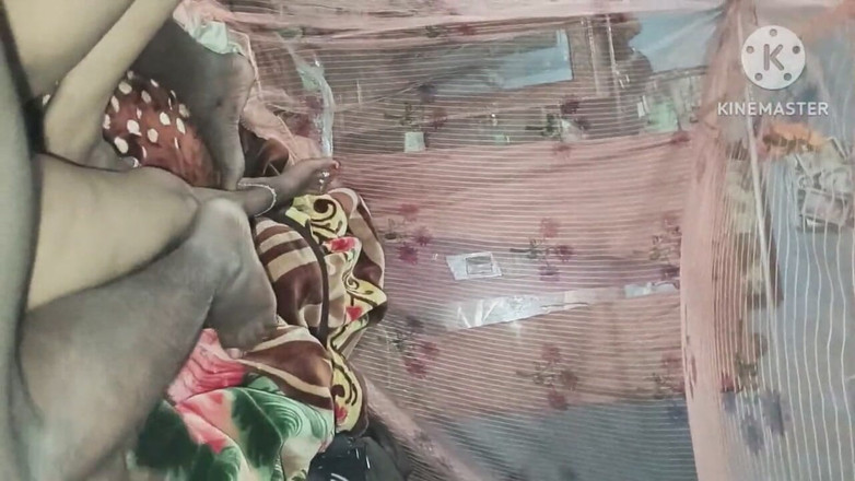 Your nisha bhabhi: Calda moglie desi sesso all'aperto a pecorina con audio chiaro...