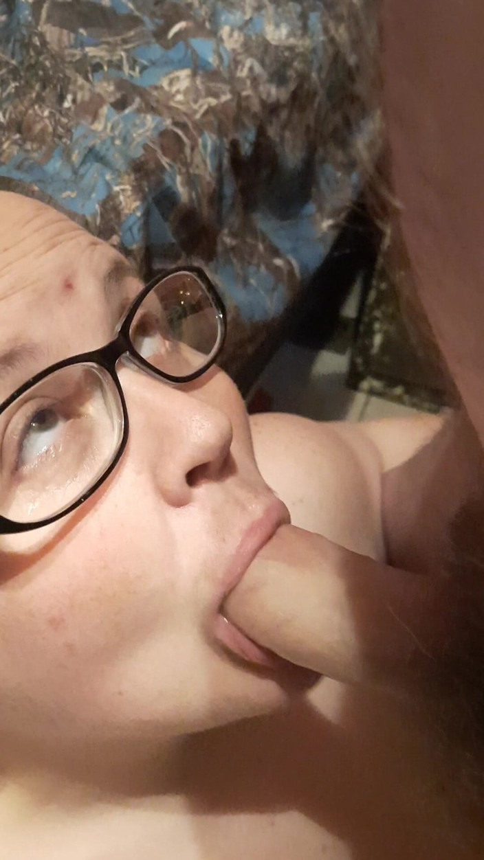 yaller62: Meine sexy bBW lutscht meinen schwanz und schluckt mein sperma