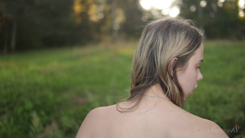 Stunning18: झील किनारे पर