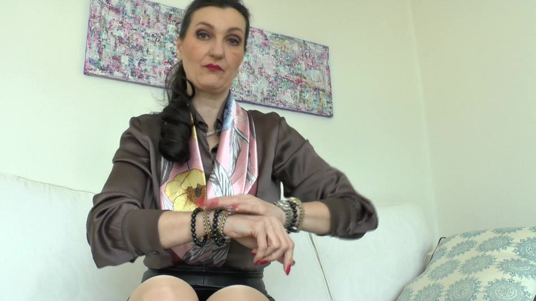 Lady Victoria Valente: Mit dem Klang meiner Uhren bringe ich Dich zum Höhepunkt!...